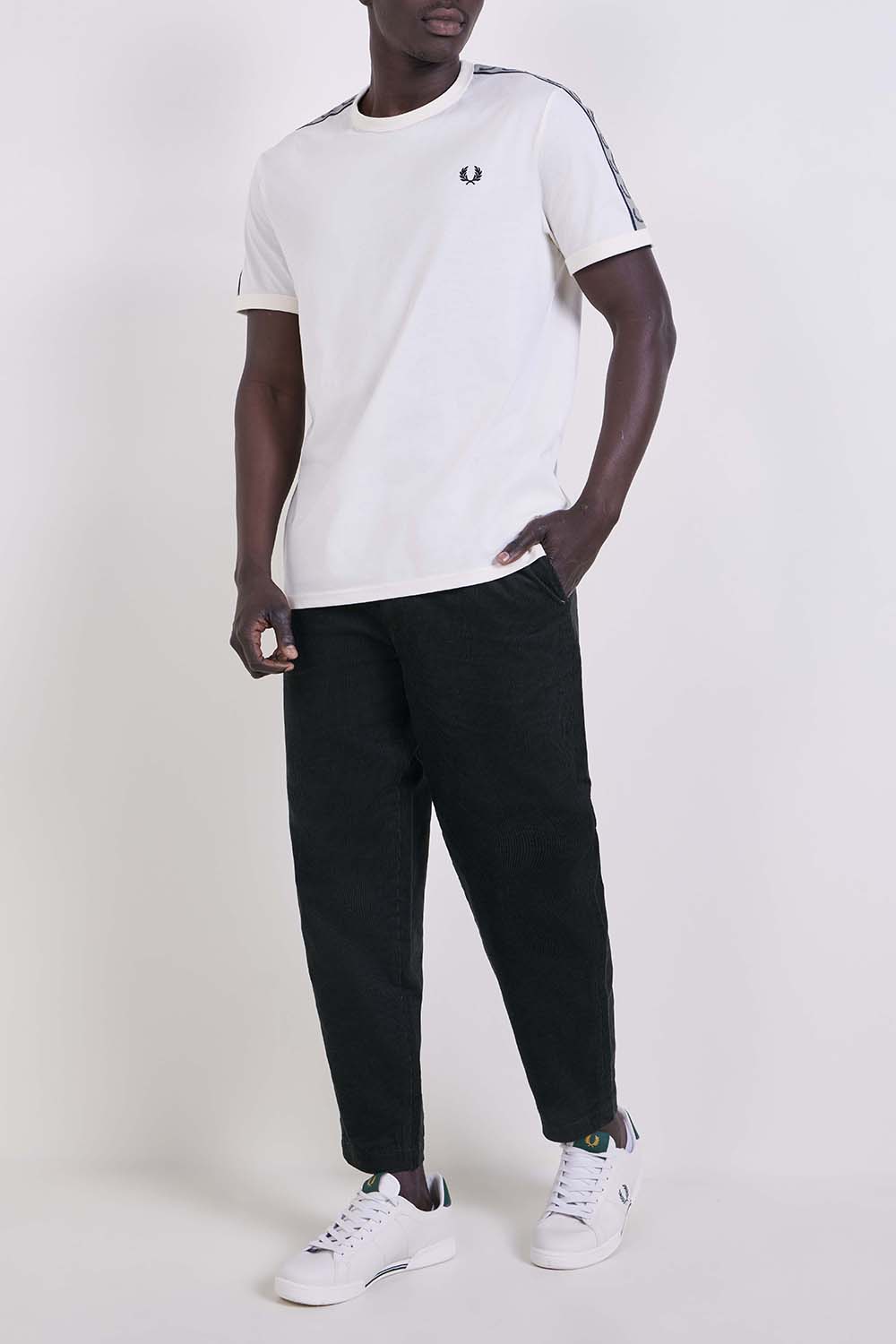 חולצת פולו בגזרה ישרה